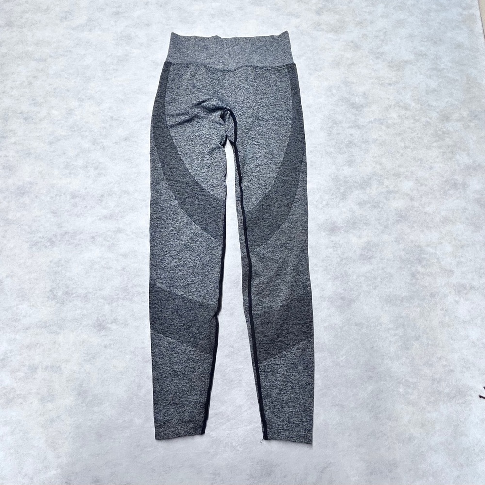 PINK Active‎ Victoria's Secret Charcoal/Black patterned Leggings XS